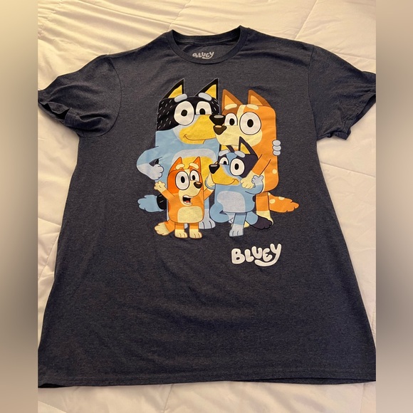 ⛱️ Bluey  T shirt Size Large - Picture 2 of 5